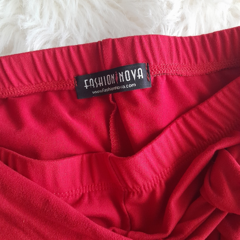 Red pants - Picture 2 of 5